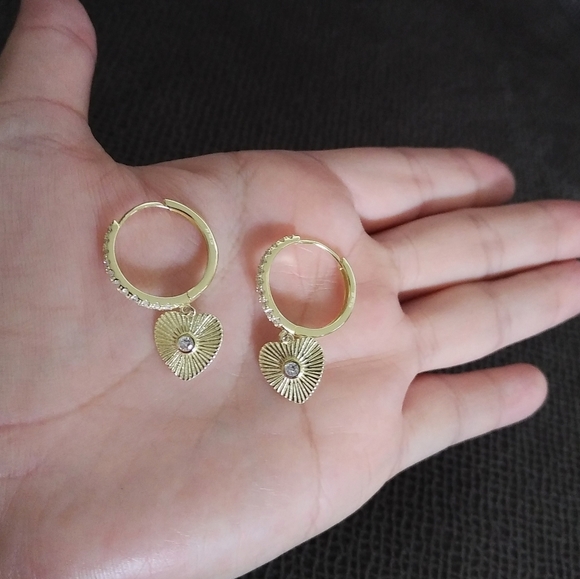 Stella Picciotto Textured Heart❤️ Hoop Earrings - Picture 7 of 12